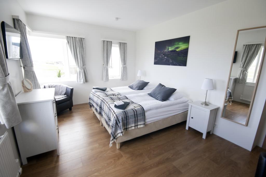 House On The Hill Hotel Hofn Room photo